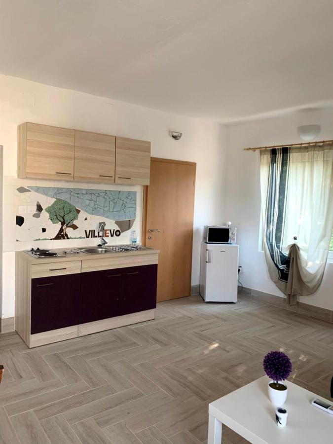 Il Giardino Degli Ulivi Hotel Ровин Екстериор снимка