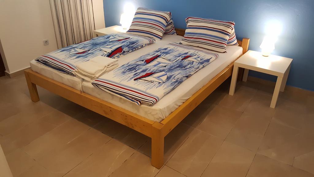Il Giardino Degli Ulivi Hotel Ровин Екстериор снимка